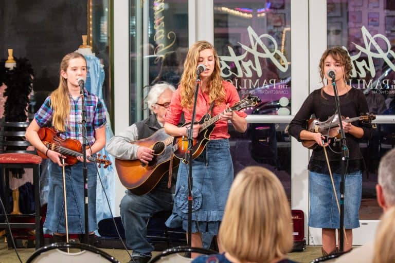 Youth concert preserves traditional music