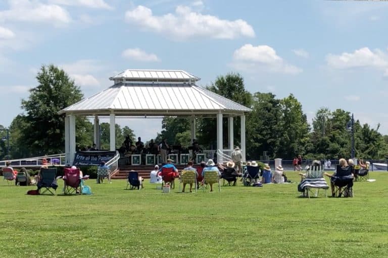 Big Band music serenades Washington NC